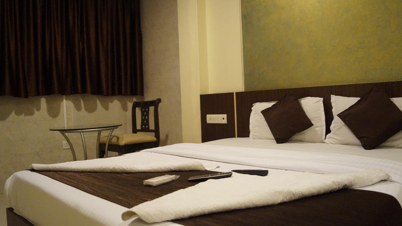 Hotel Panvel Palace Exterior foto
